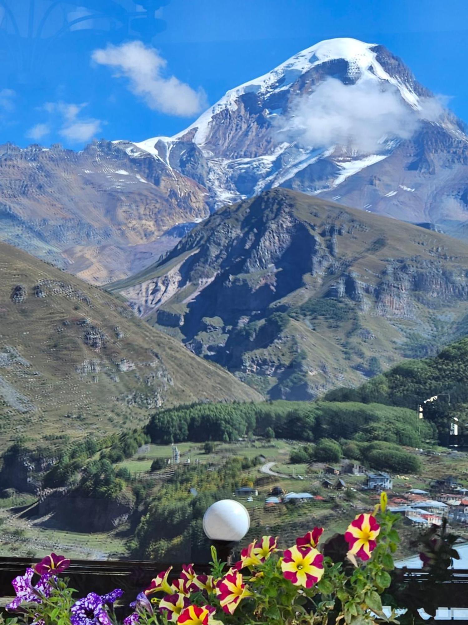 Best view Kazbegi Exterior foto